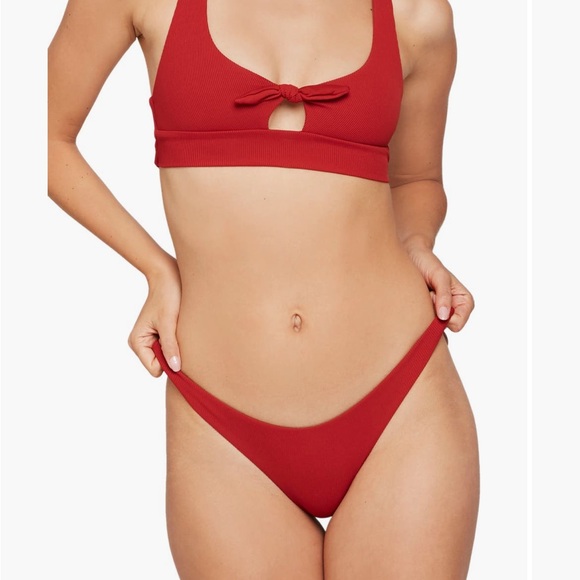 Red L Space bikini - Picture 2 of 10